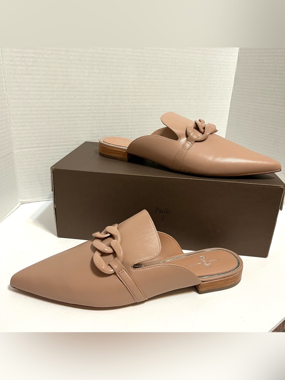 Linea Paolo Adora Mules Nude Tan Leather Pointed Slip-On Flats Chain Accent 10